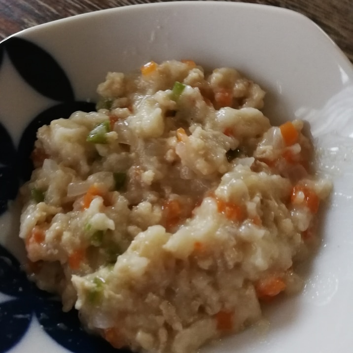 【離乳食中期】鶏ひき肉と野菜のパン粥